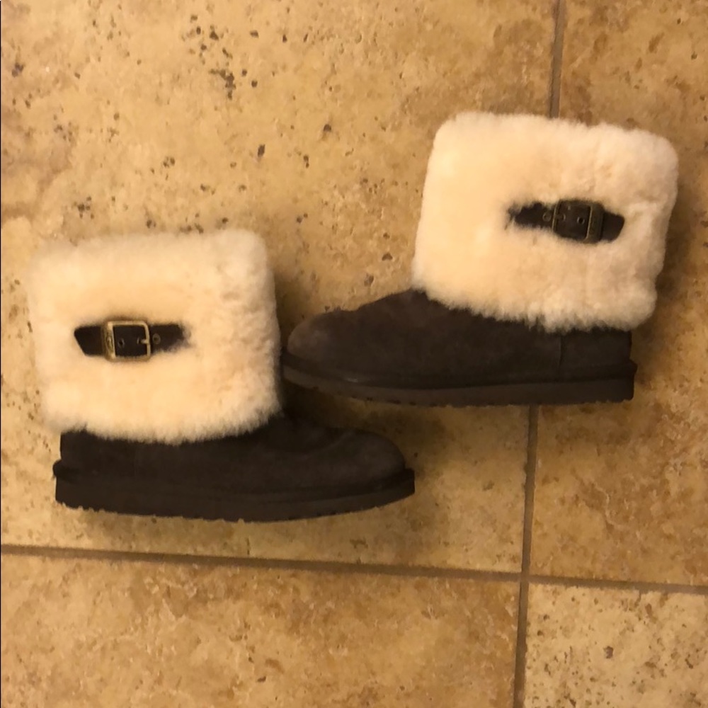❌sold❌  Ugg Boots with Buckle and Fur uggs - Picture 2 of 8